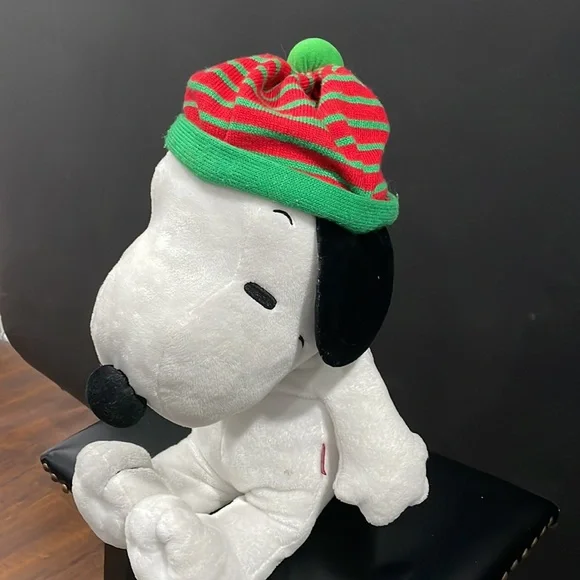 Christmas Snoopy plush doll - Picture 2 of 7